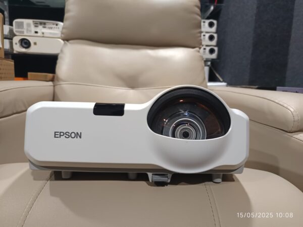 Epson EB-420 Short Throw Projector