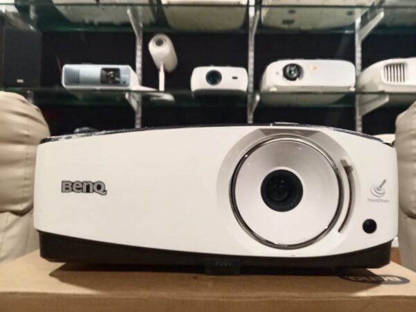 BenQ MP-780 WXGA Resolution 2500 ANSI Lumens brightness Projector