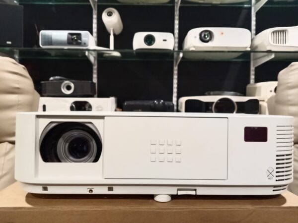 NEC M283X 4000 ANSI Lumens Brightness Projector