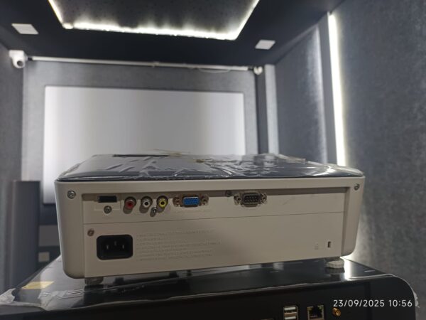 Sharp PG-LW2000 WXGA projector